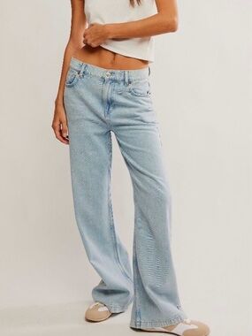 FREE PEOPLE We The Free Stride Straight ‘n Wild Jeans / Roam Free